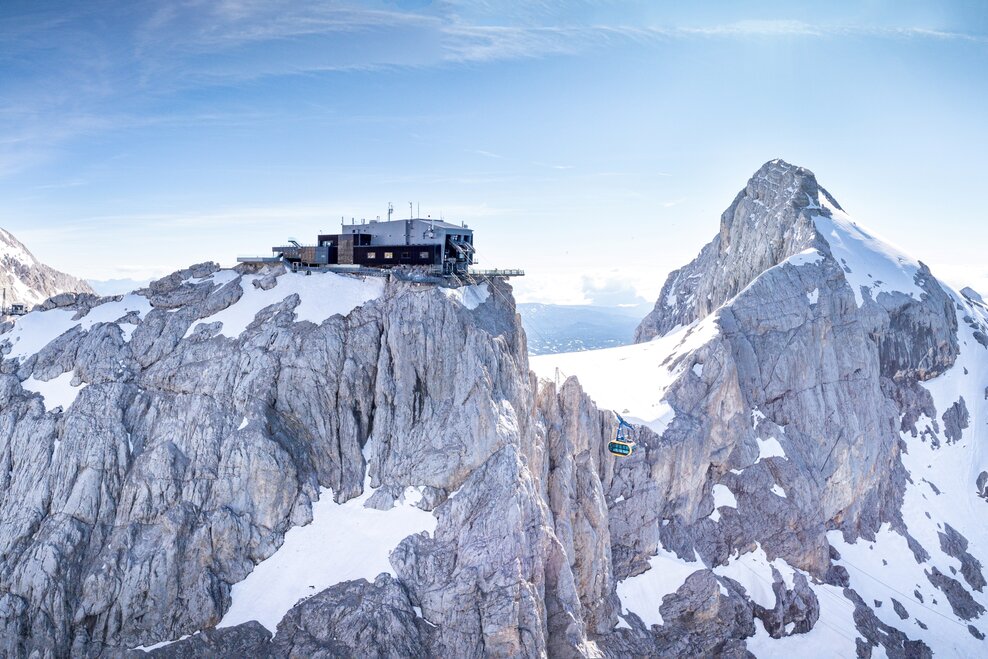 Neue Perspektiven am Dachstein Gletscher | © Josh Absenger