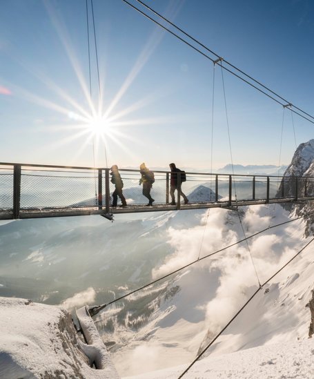 Spectacular view from the 100 metre Dachstein suspension bridge | © David McConaghy