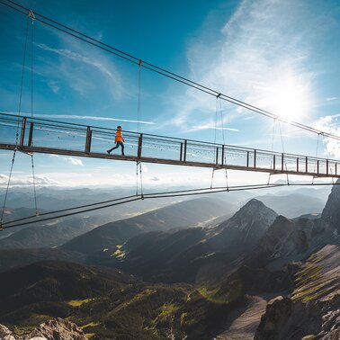 Spectacular views and vistas on the suspension bridge | © Mathäus Gartner