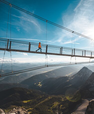 Spectacular views and vistas on the suspension bridge | © Mathäus Gartner