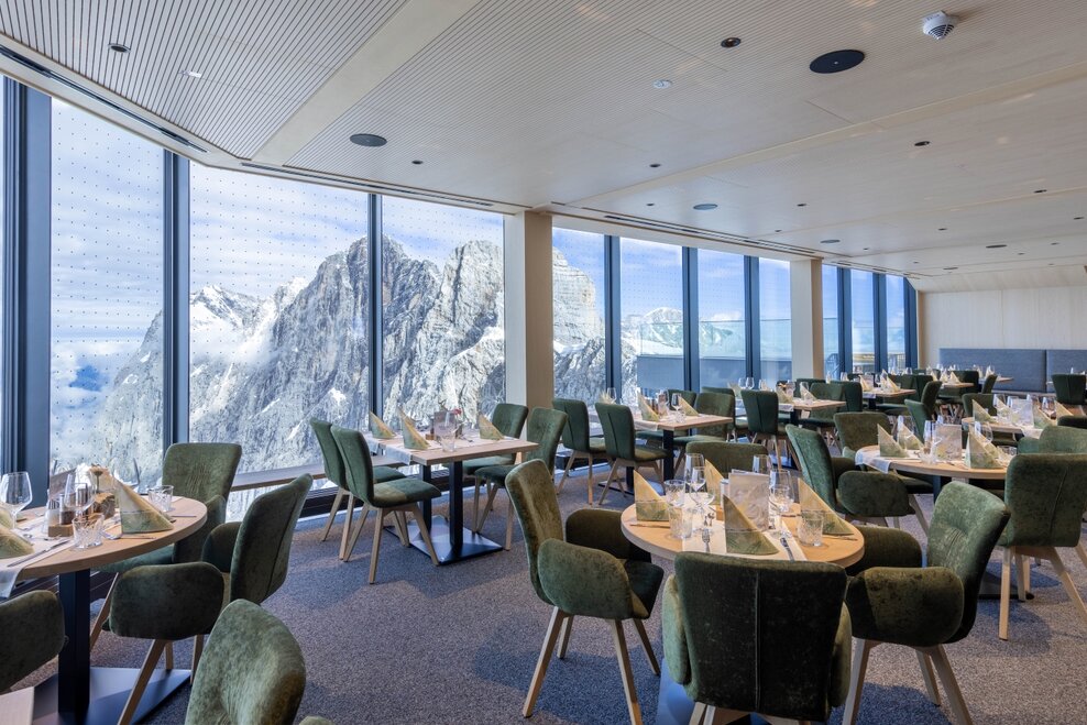 Genuss im Dachstein Gletscherrestaurant | © Harald Steiner