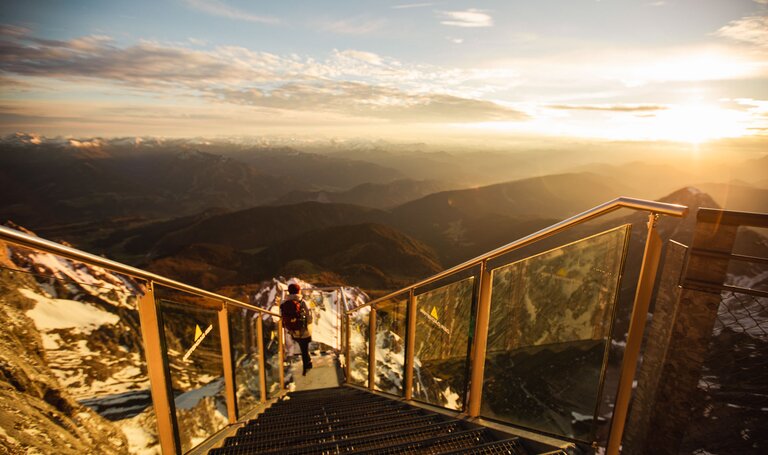 Magischer Sonnenuntergang am Dachstein | © Benjamin Bischofer