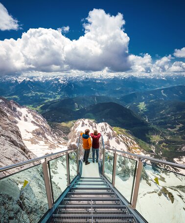 Treppe ins Nichts am Dachsteingletscher | © Christoph Huber