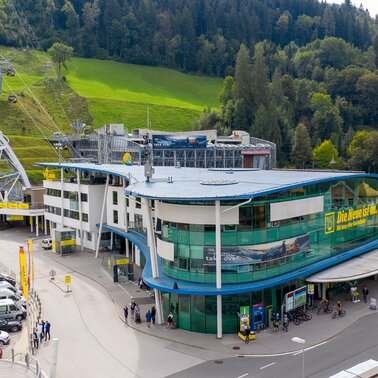 Planet Planai, the new valley station of the Planai main cable car with the modern 10-seater gondola | © Hans-Peter Steiner