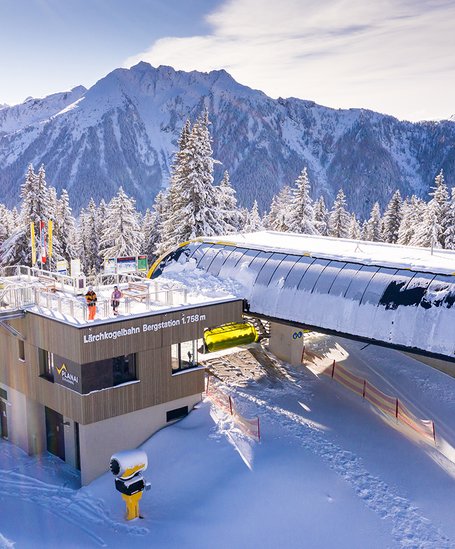 The panorama deck at the top station of the new Lärchkogel cable car | © Johannes Absenger