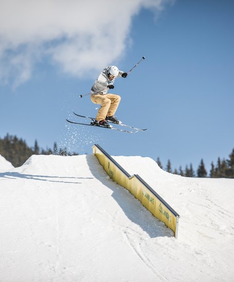 Jump in the Planai Superpark | © Roland Haschka