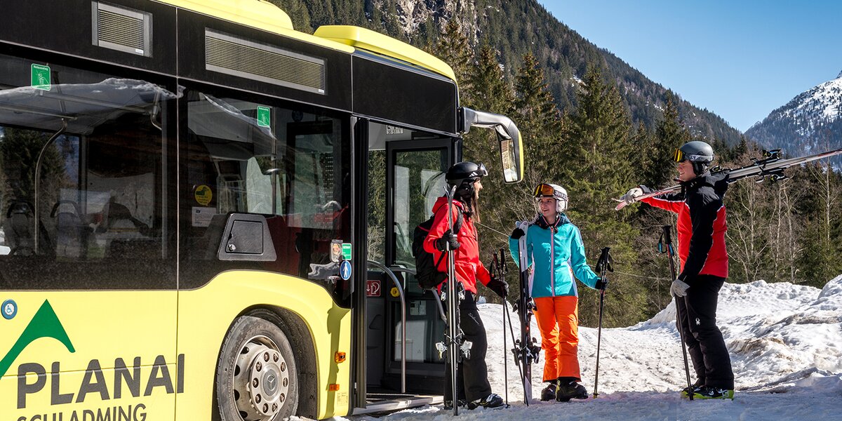 The Galsterberg ski bus takes you safely to your destination! | © David Stocker