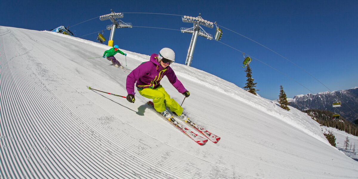 Skiing on the Planai | © Gregor Hartl