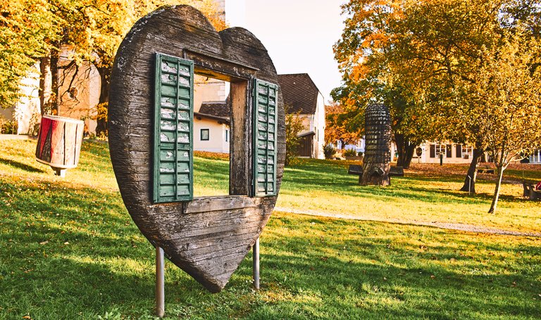 Heart shaped wooden sculptur | © Armin Walcher