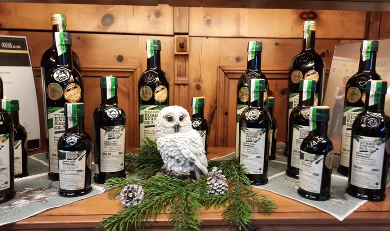 Kernöl  | © Tankstelle - Lebensmittelgeschäft - Bistro - Land lebt auf!