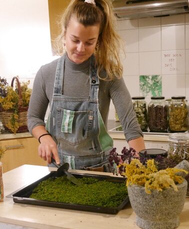 Sarah Eder bei der Arbeit | © Laura Warter