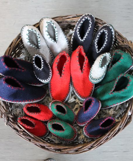 Plakolm - Hüttenschuhe in allen Größen | © Plakolm Hüttenschuhe