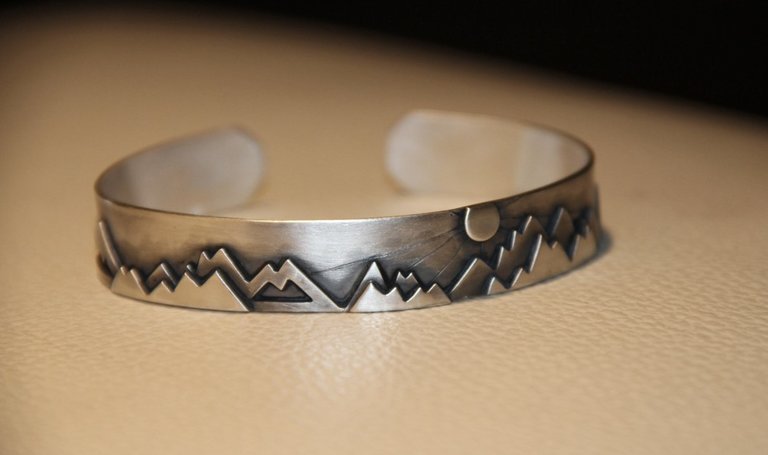 Marlena Gerhart Schmuckgestalterin - Bergarmreif | © Marlena Gerhart Schmuckgestalterin