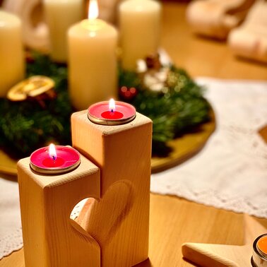 Zirben Toni - Teelichthalter aus Holz | © Zirben Toni