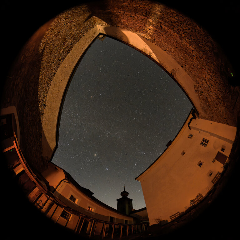 Sternenhimmel ob Schloss Großsölk | © Zoltán Kolláth