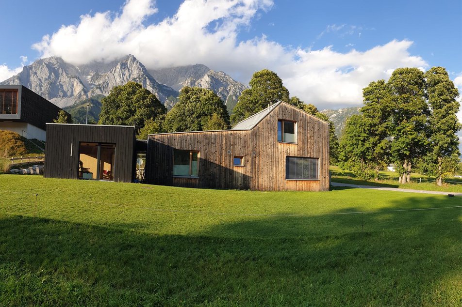 Außenansicht der Arztpraxis. | © Oliver Lammel