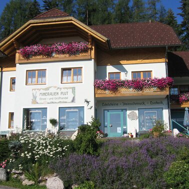 Geschäft in Ramsau Kulm. | © Mineralien Plut