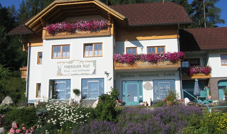 Geschäft in Ramsau Kulm. | © Mineralien Plut