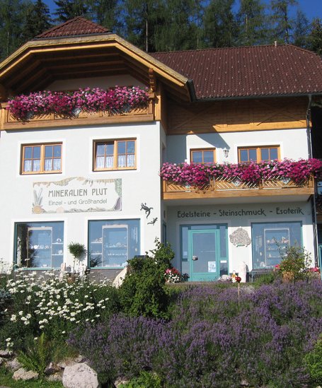Geschäft in Ramsau Kulm. | © Mineralien Plut