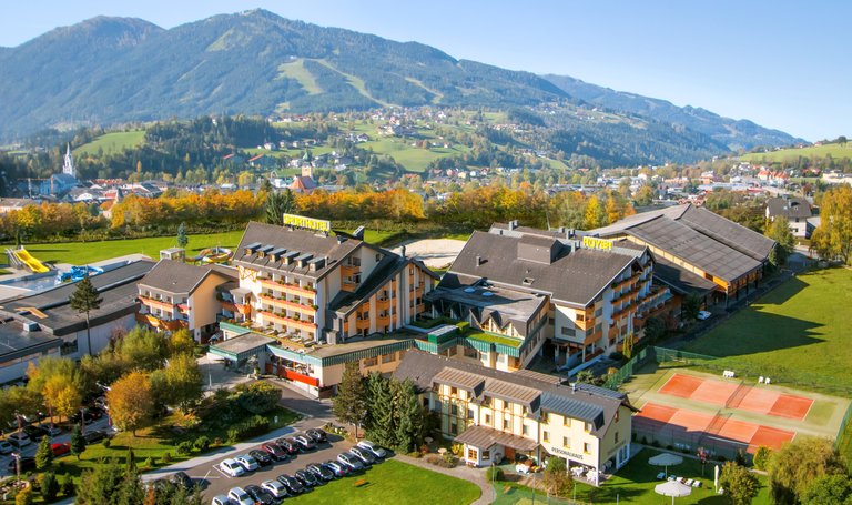 Das Hotel befindet sich inmitten der wunderschönen Schladming-Dachstein Region | © Sporthotel Royer