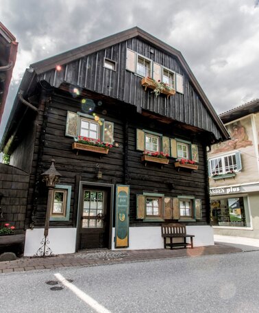 Illustrations on the folding shutters tell the Giglachsage tale | © Gerhard Pilz/Gerhard Pilz - www.gpic.at