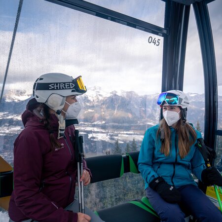 FFP2 Maske tragen in Gondel | © Georg Knaus