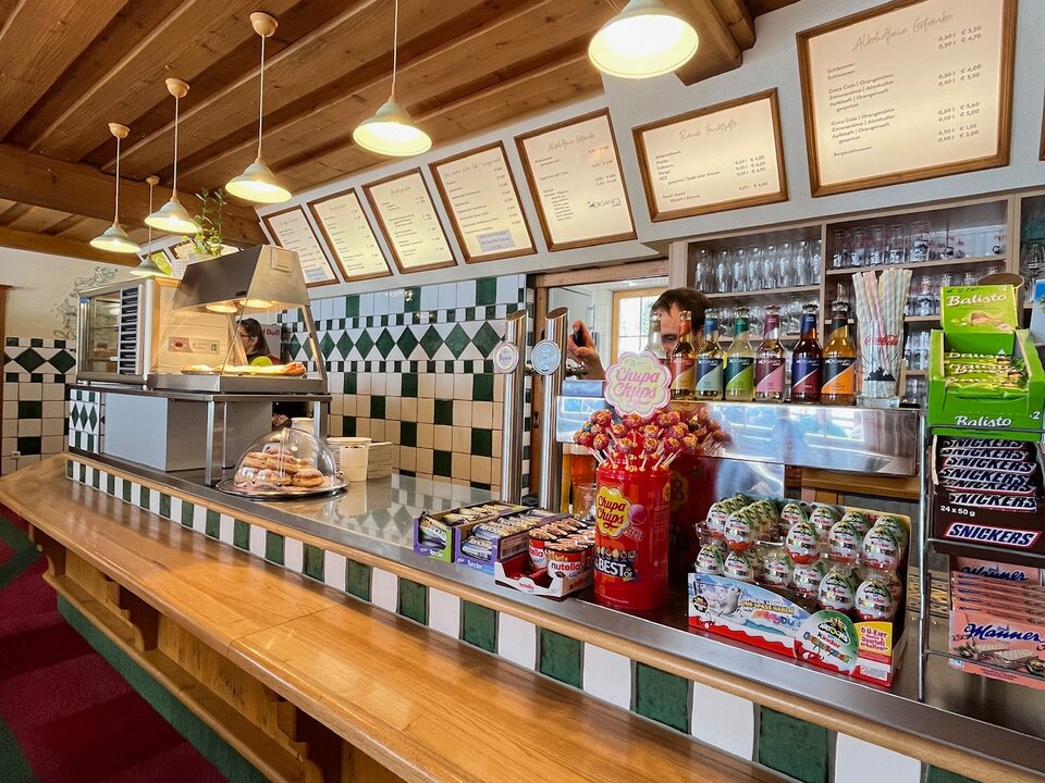 Schank mit Kasse | © Familie Keinprecht