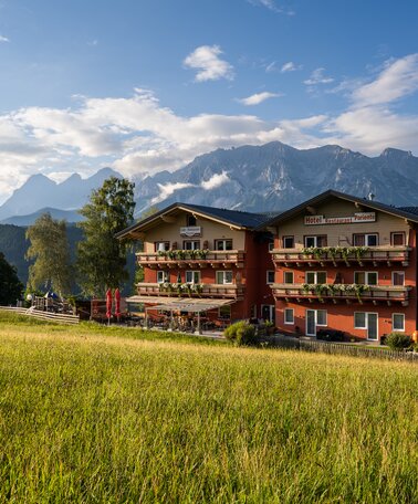 Hotel Pariente in winter directly at the ski slope | © Foto Tom