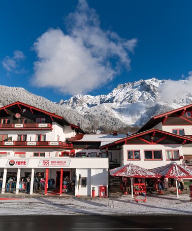 Sportgeschäft an der Hauptstraße in Schildlehen. | © Ski Willy