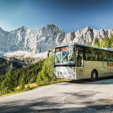 Linie 960 auf der Dachstein Straße | © (c)photo-austria.at/RVB