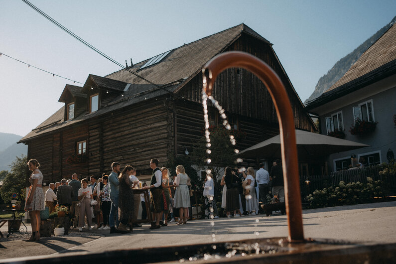 Hochzeitsfeier am Dorfplatz | © Marta Urbanelli