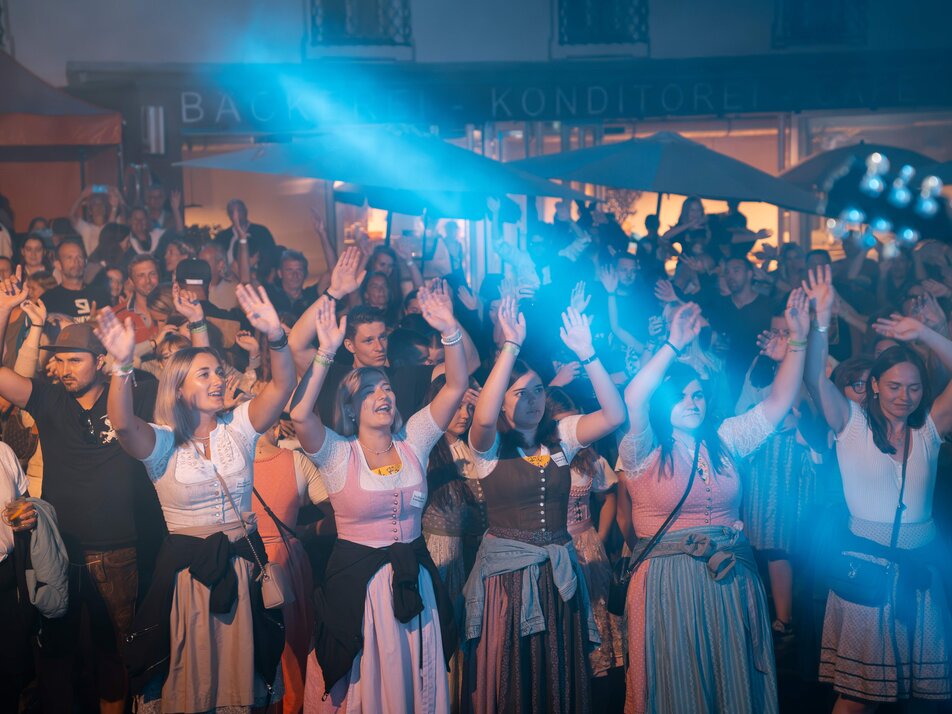 Hauser Schlossplatzfest 2024 | © Elisa Kristin Ho Photo