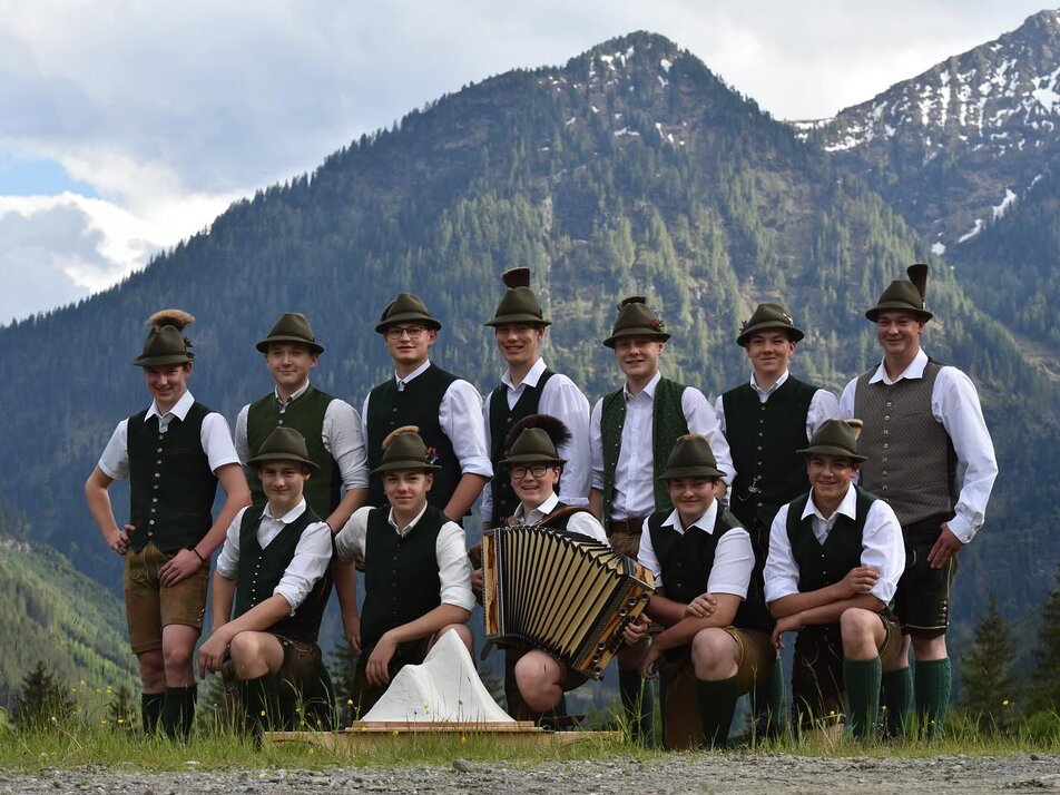 Maypole cutting with beer tent - Impression #1