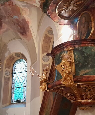 Altarraum in der Kirche St. Nikolai | © Beate Koller