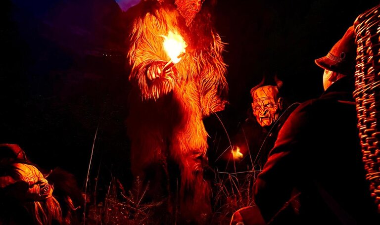 "Das Dorf im Schatten der Todsünden" - ein neues, unheimlich nahes Krampuserlebnis | © Krampusgruppe Kleinsölk