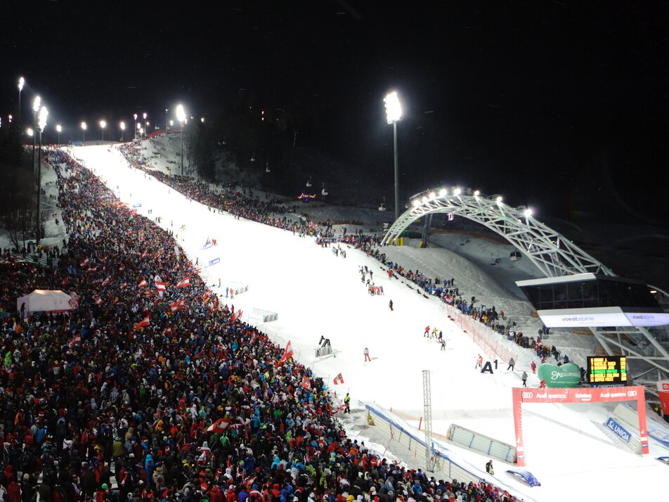 Bus schedule night race and giant slalom men - Impression #1 | © Friedrich Jamnig