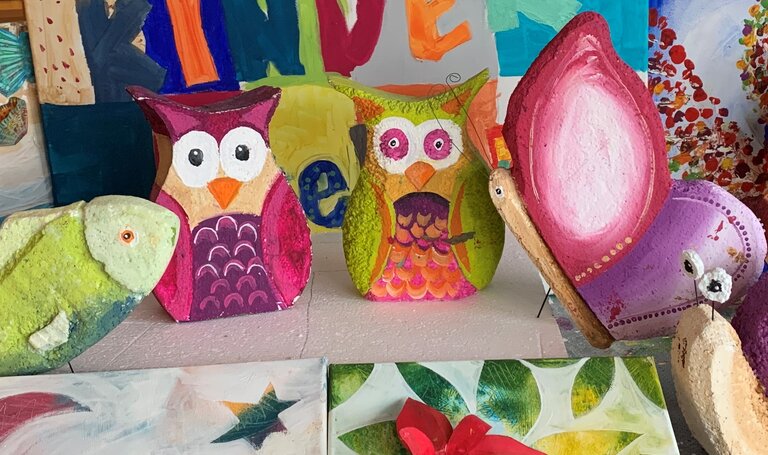 es werden Fische, Schnecken und Eulen selbst gebastelt | © Marlene Schaumberger
