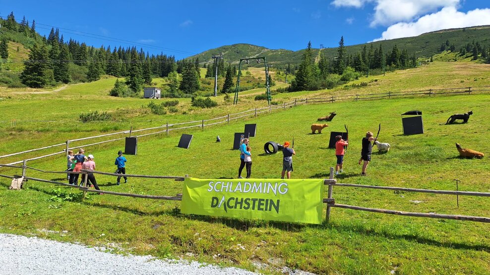 Familie beim Bogenschießen auf der Planneralm  | © Daniel Kamerberger 