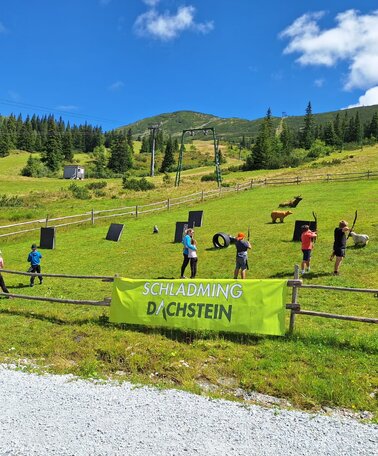 Familie beim Bogenschießen auf der Planneralm  | © Daniel Kamerberger 