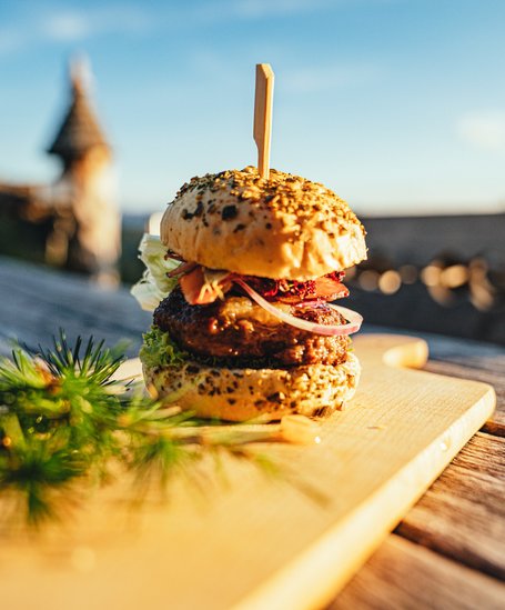 Burger auf Berghütte