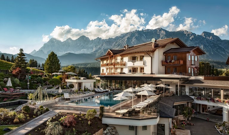 Außenansicht Hotel Sommer | © Mario Gärtner