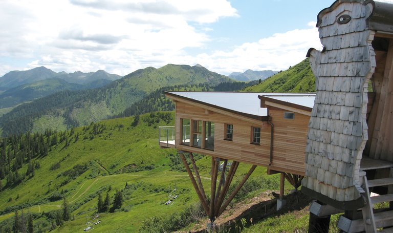 View of the hut Riesneralm in summer