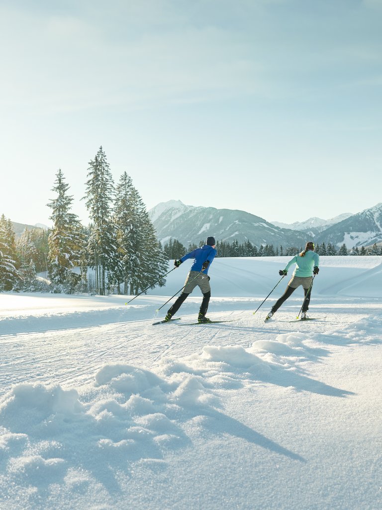 Cross-country ski track in the sun | © Peter Burgstaller