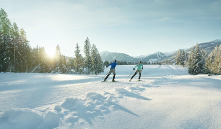 Cross-country ski track in the sun | © Peter Burgstaller