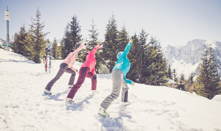 Ski-Yoga in Schladming-Dachstein | © Carolin Lang