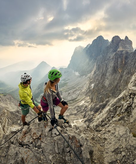 Climbers enjoy the view on Dachstein | © Peter Burgstaller