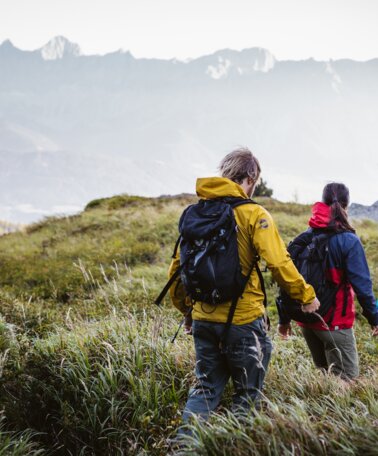 Hiking group in the region Schladming-Dachstein | © Österreich Werbung, Sebastian Stiphout