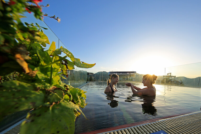 Swimming pool in the region Schladming-Dachstein | © Herbert Raffalt
