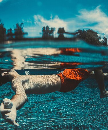 Schwimmbecken | © Symbolbild PixaBay / Pexels