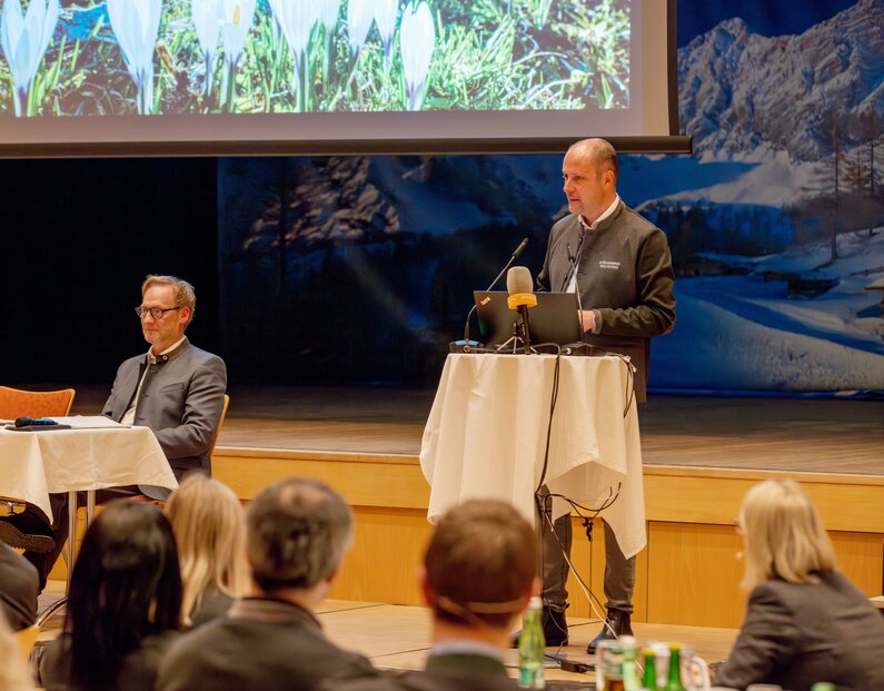 © René Eduard Perhab